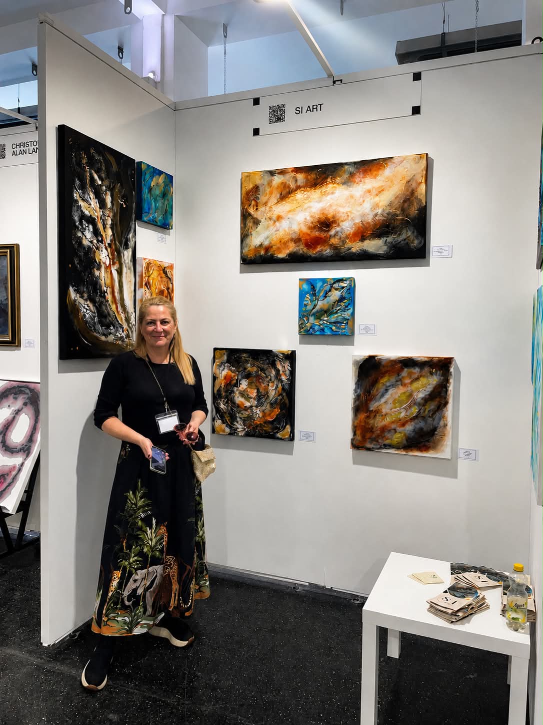 Portrait of Ildik&oacute; Simon, the artist behind SI Art
